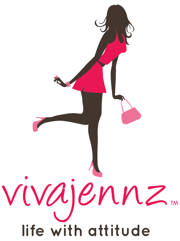 Being on vacation sometimes can get a little stressful, so I have the perfect solution when I'm at the beach....is to have a glass of wine (or two). &nbsp;I have a Vivajennz&nbsp;Wine&nbsp;Purse/Beverage Carrier 