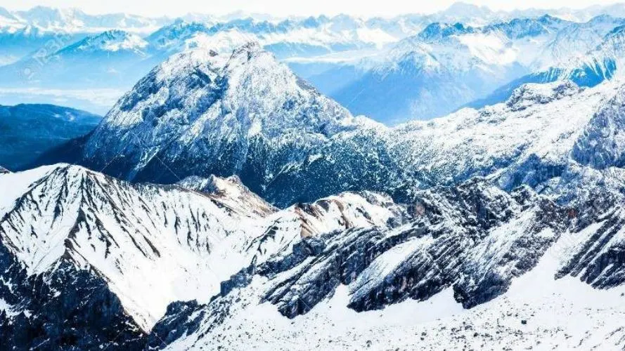 Fight the Winter Blues on Your Skis on the Amazing Alps