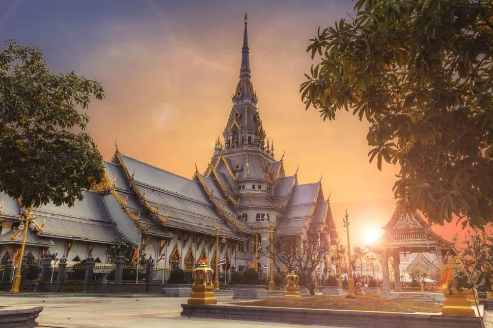 How to Travel in Asia on a Budget