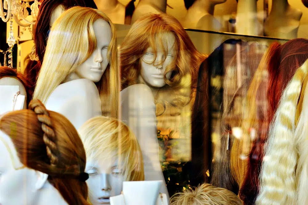 Fundamentals of Choosing Wigs for Female Cancer Patients