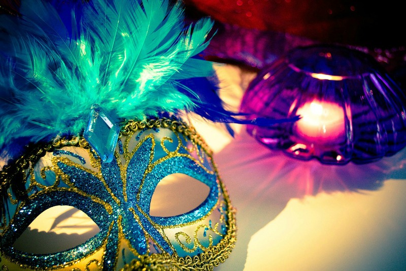 How To Throw A Masquerade Party