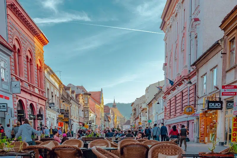 Get Education While Traveling: The Insider's View of a Life and Tourism in Stockholm