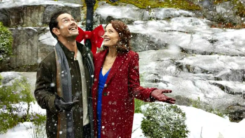 Hallmark Movies & Mysteries "Hope at Christmas" Premiering this Tuesday, Nov 20th at 9pm/8c! #MiraclesofChristmas