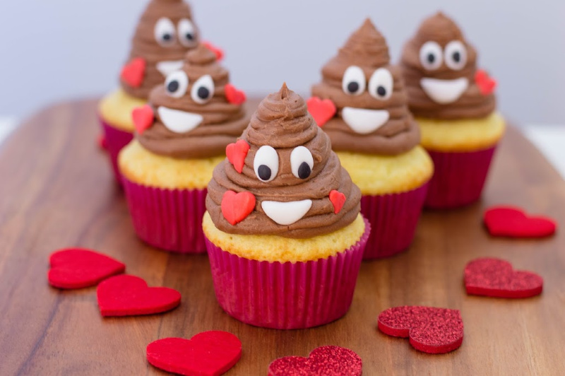 Valentine Cupcakes Inspired by the Poop Emoji