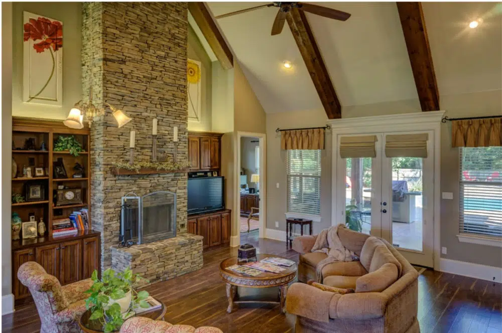 Living room with an ethanol fireplace