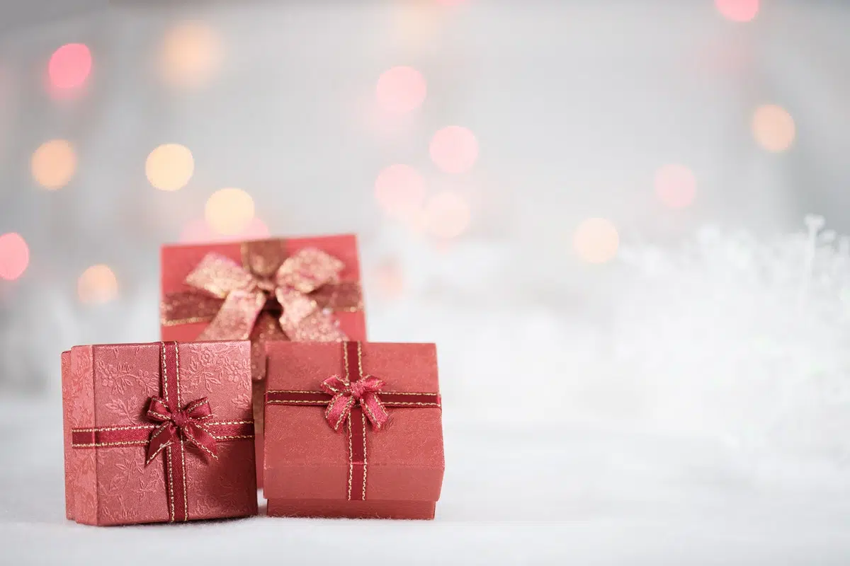 4 Ways to Spread Love & Care This Christmas