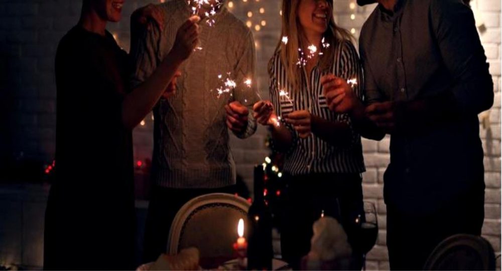 4 Holiday Hacks for Entertaining in Small Spaces