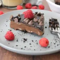 No Bake Chocolate Raspberry Fudge Pie