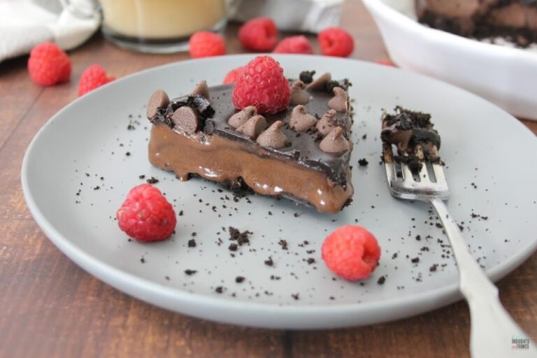 No Bake Chocolate Raspberry Fudge Pie