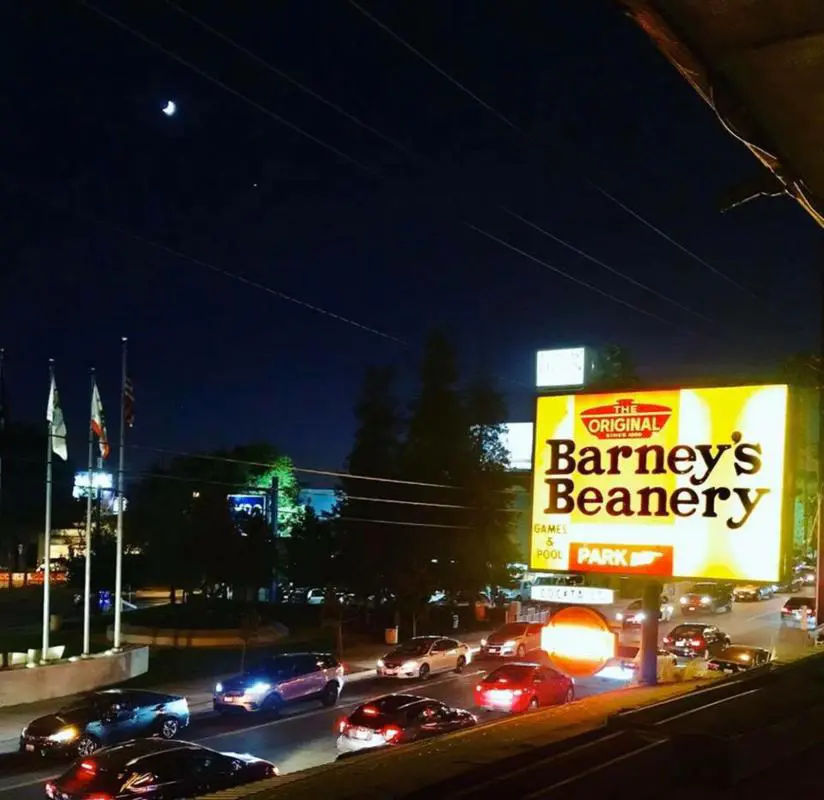 Legendary Los Angeles Landmark Barney&rsquo;s Beanery Turns 100