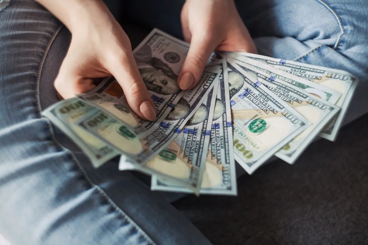 Smart Money Moves For Traveling Abroad