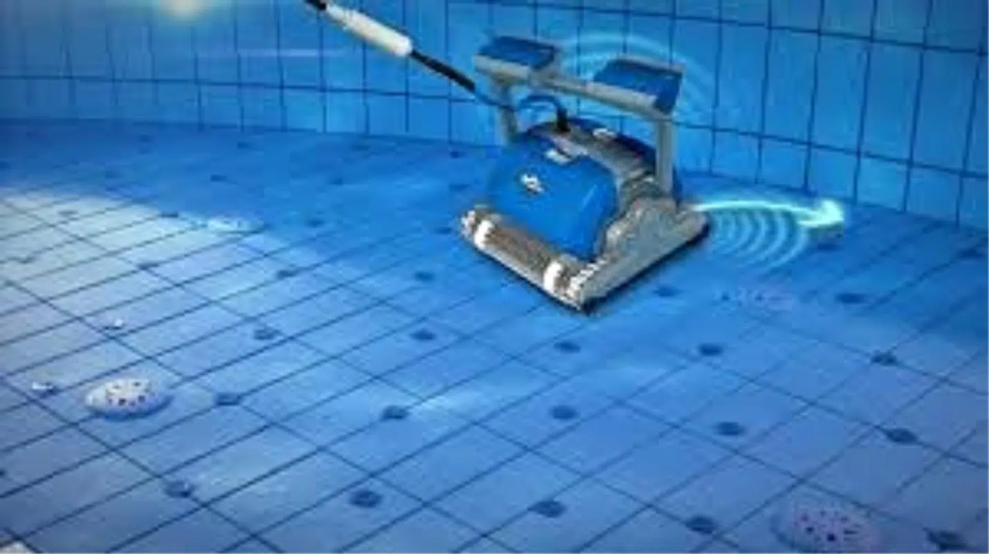 Why You Need To Invest In A Robotic Pool Cleaner Right Now