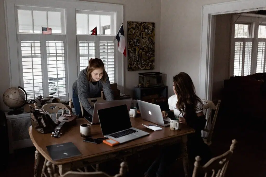 Living Away From Home: 4 Tips For Students