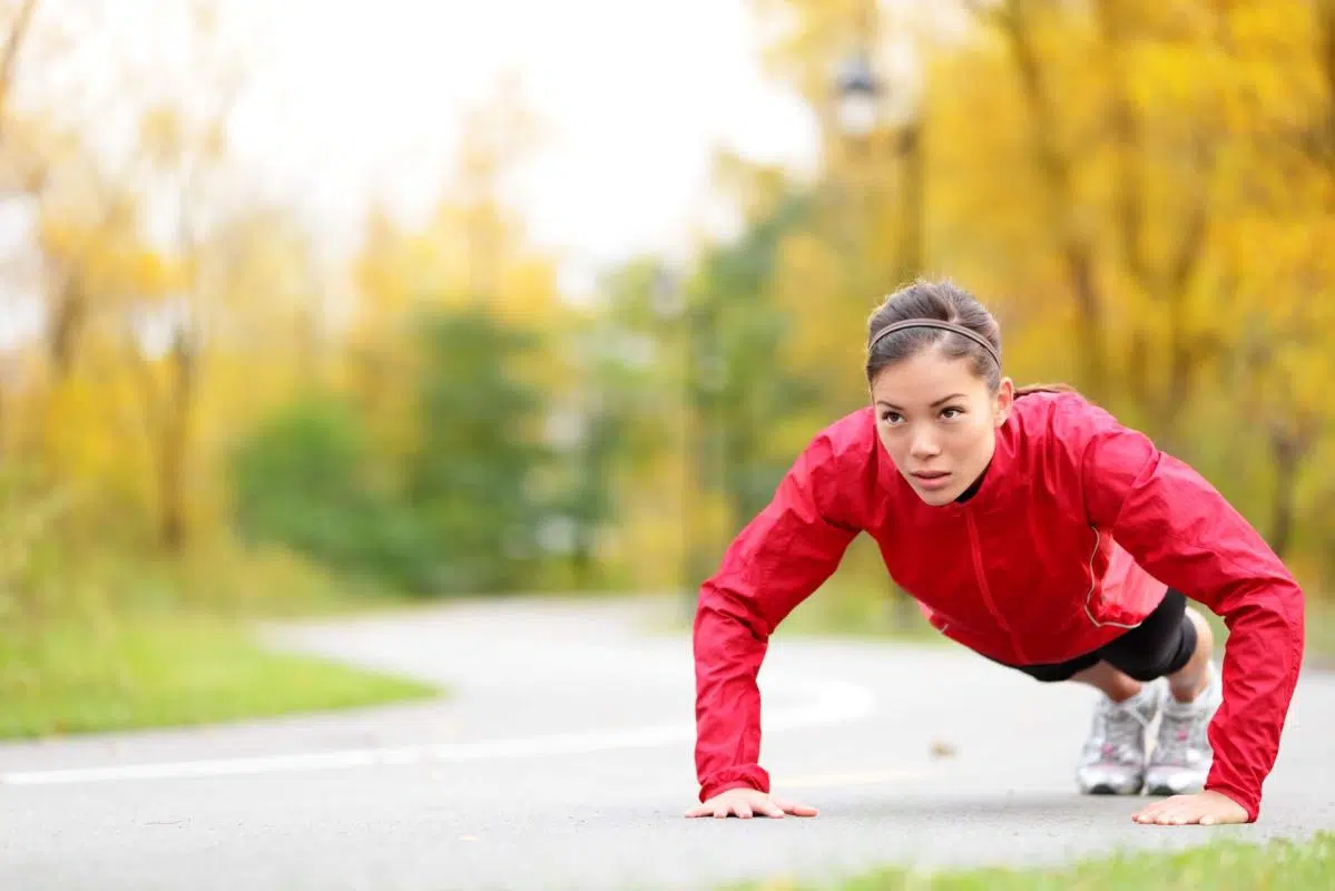 4 Reasons Women Should Train More With Weighted Vests 