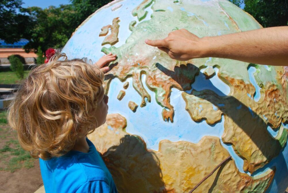 How To Choose The Perfect Place For An Ultimate Educational Travel Experience