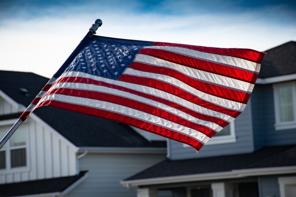 How To Hang An American Flag The Right Way A Simple Guide