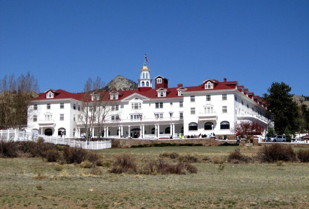 This Is How The Stanley Hotel, Colorado Is Know For Its Night Tours