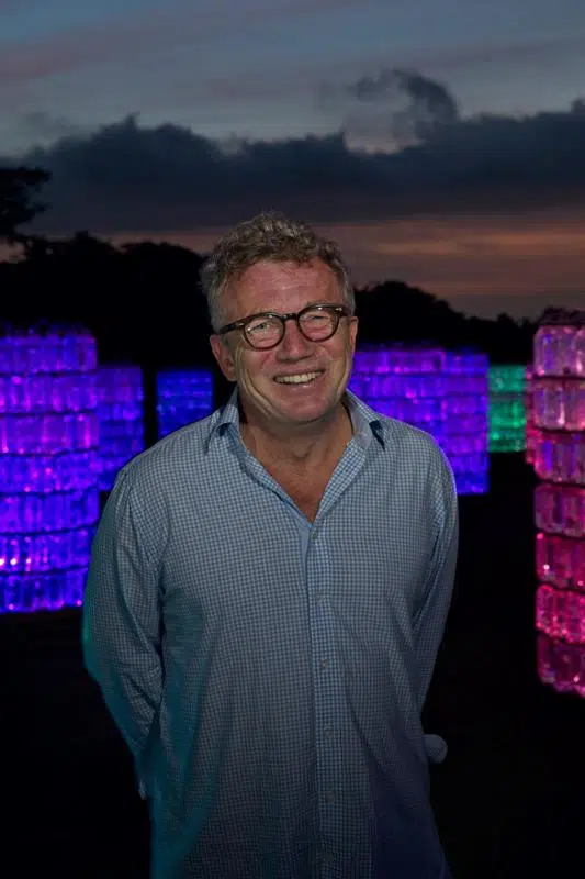 Bring Everyone Out To Enjoy A Breathtaking Light Art Exhibition
