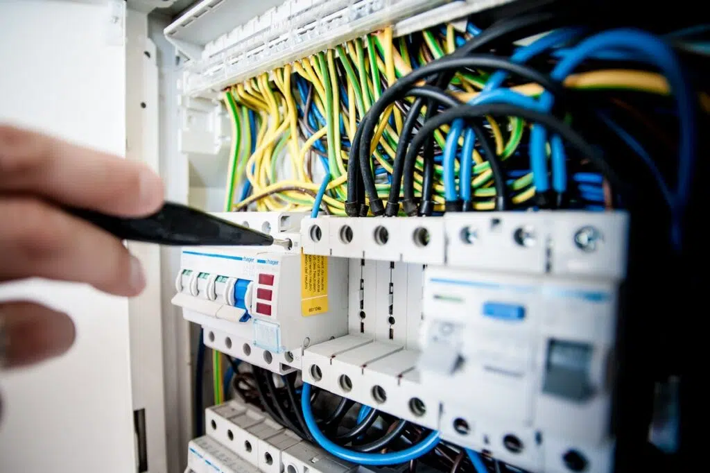 How Do US-Based Cable Service Providers Maintain Competitiveness