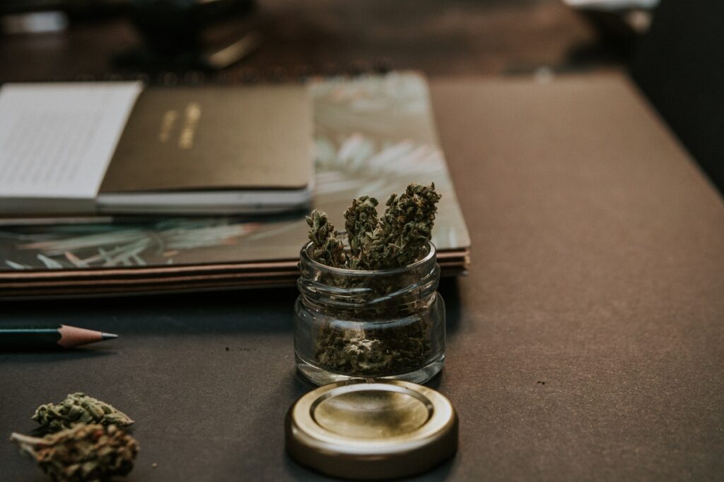 How You Can Buy Marijuana In A Safe, Trusted, and Convenient Manner