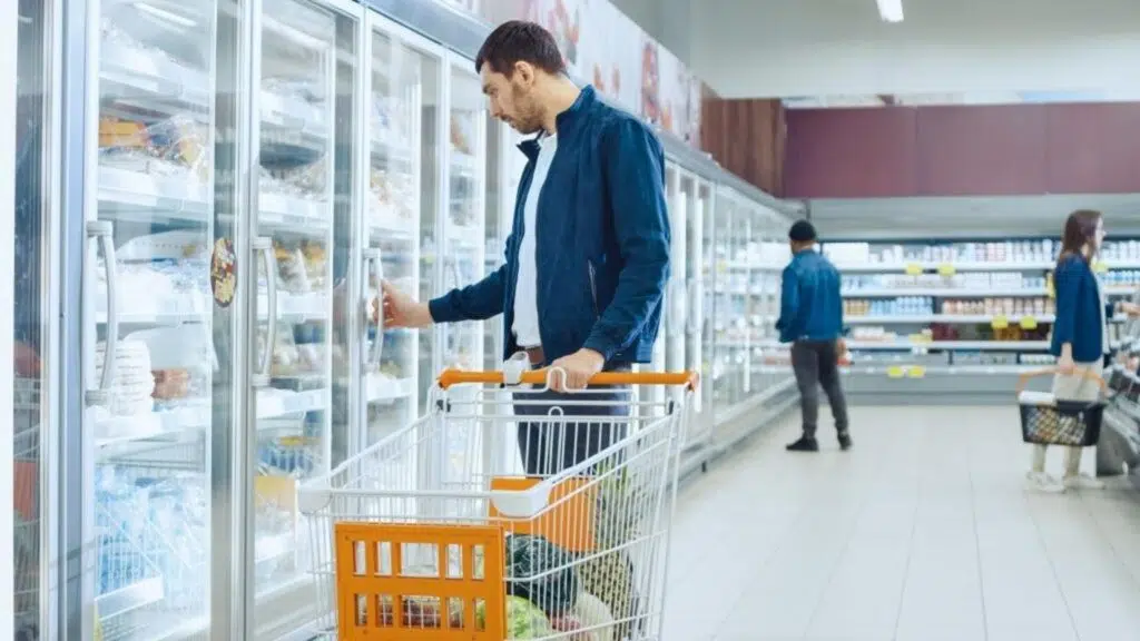 Plexiglass Barrier Become Compulsory In Commercial Settings In USA Especially Departmental Store Counters