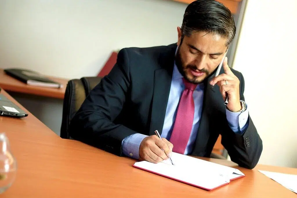10 Pro Tips For What To Look For In A Criminal Defense Lawyer