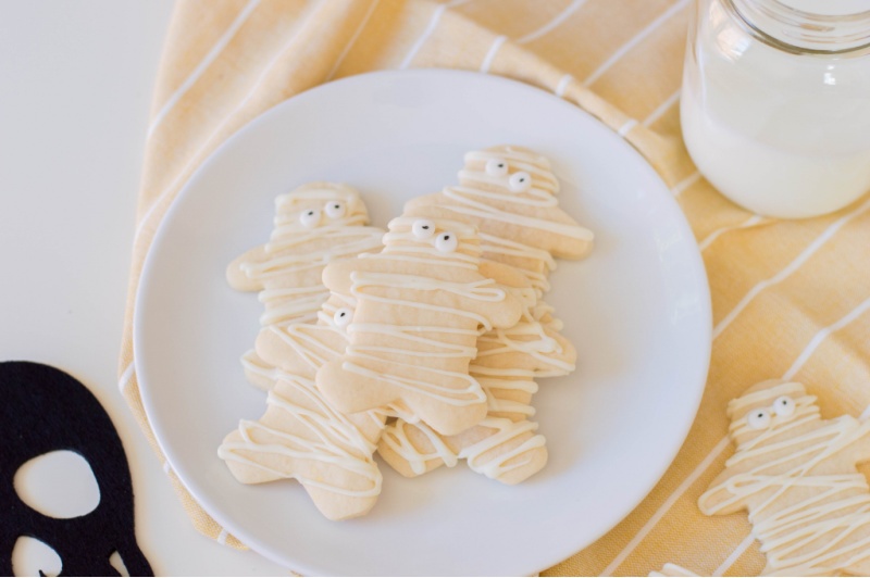 cookies on a white plate 