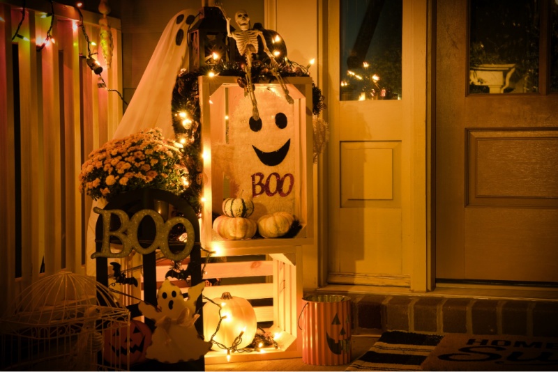 3 DIY Ideas To Make Your Yard Look Hauntingly Boo-tiful For Halloween