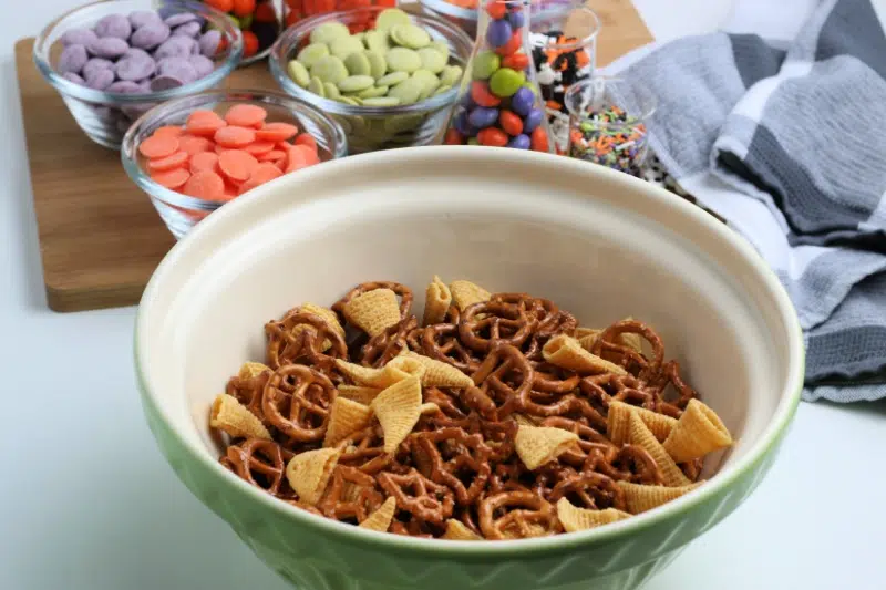 HALLOWEEN SNACK MIX RECIPE