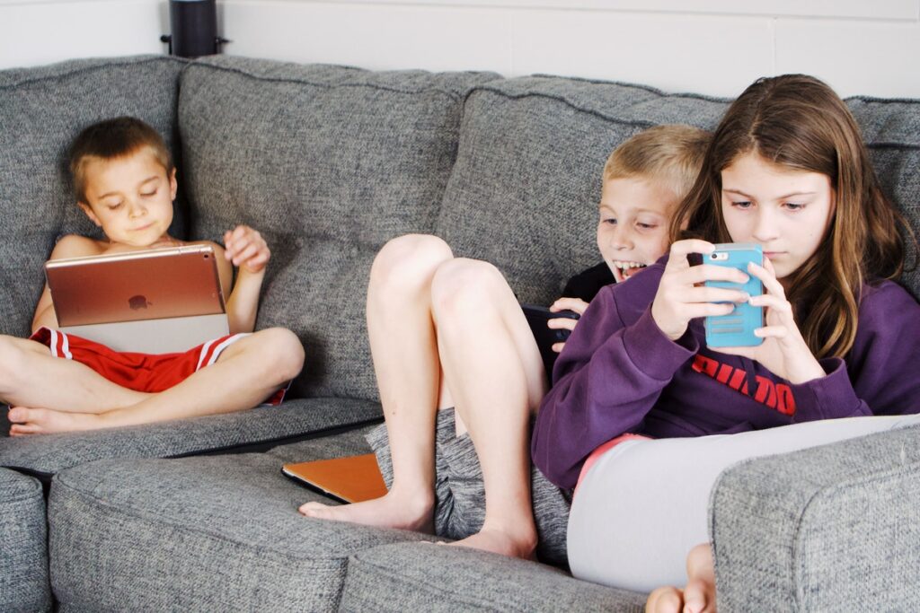 Kids & Tech: Tips For Parents In The Digital Age