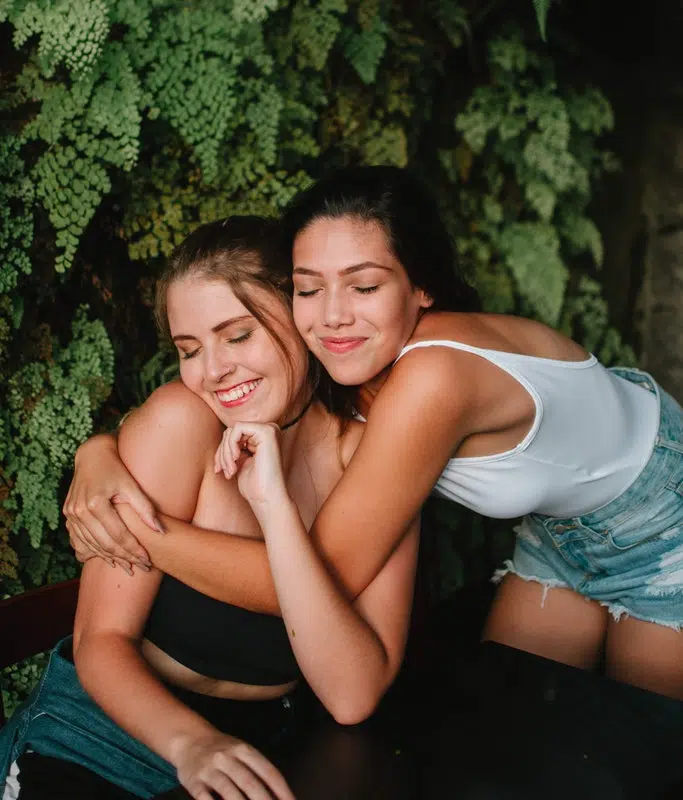 6 Ways To Show Your Best Friend That You Care