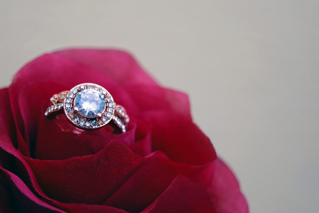 Best Place To Buy Engagement Ring: Brick & Mortar Or Online Stores