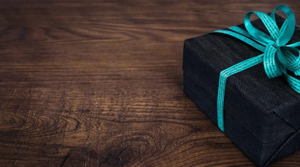 4 Gifts Under $30 To WOW Your Boyfriend