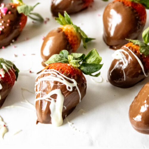Quick Chocolate Dipped Strawberries