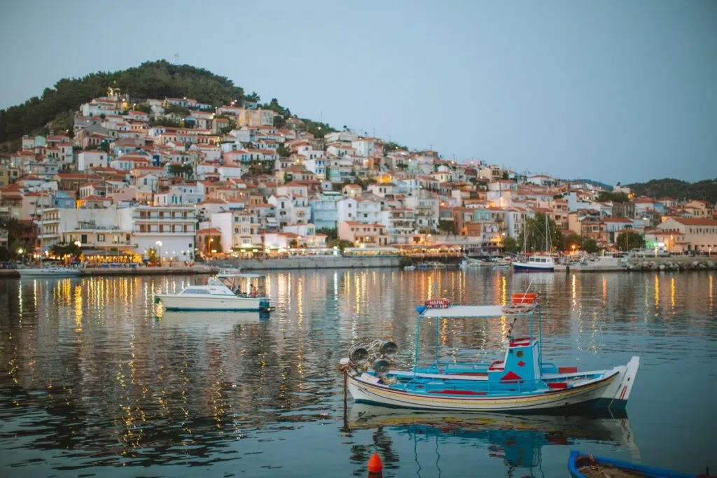 15 Places Every College Student Should Visit