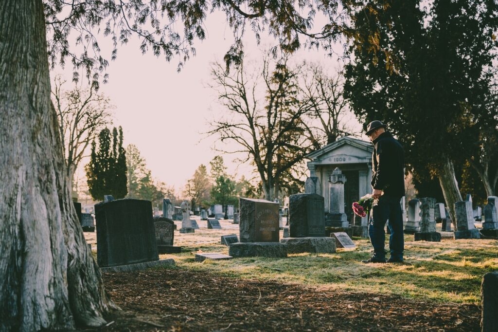 5 Helpful Funeral Etiquette Tips