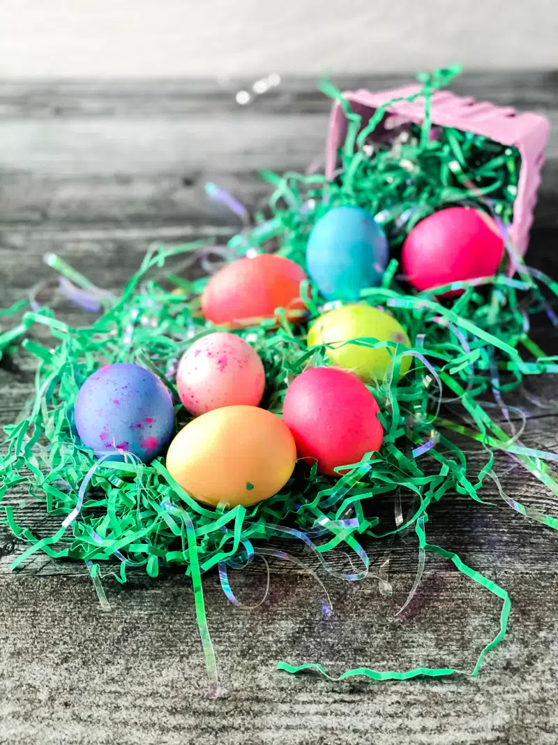 How to Dye Easter Eggs