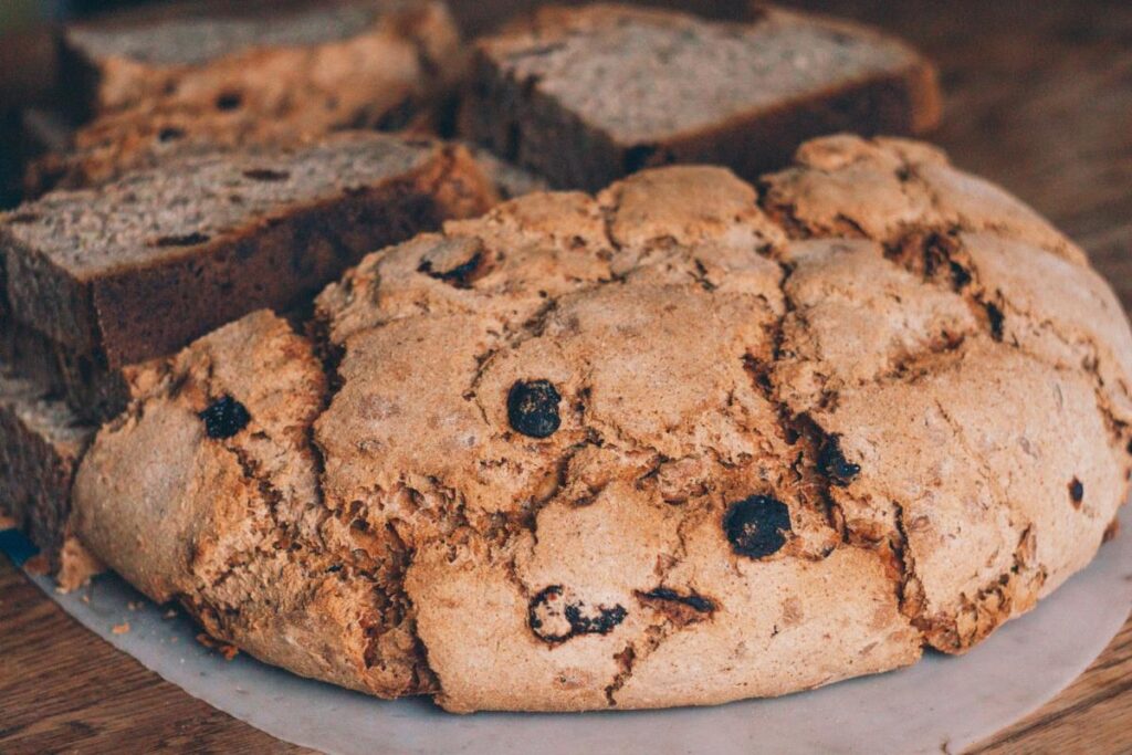 5 Easy Dutch Oven Bread Recipes