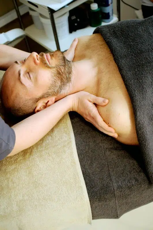 The 10 Best Remedies For Neck Pain