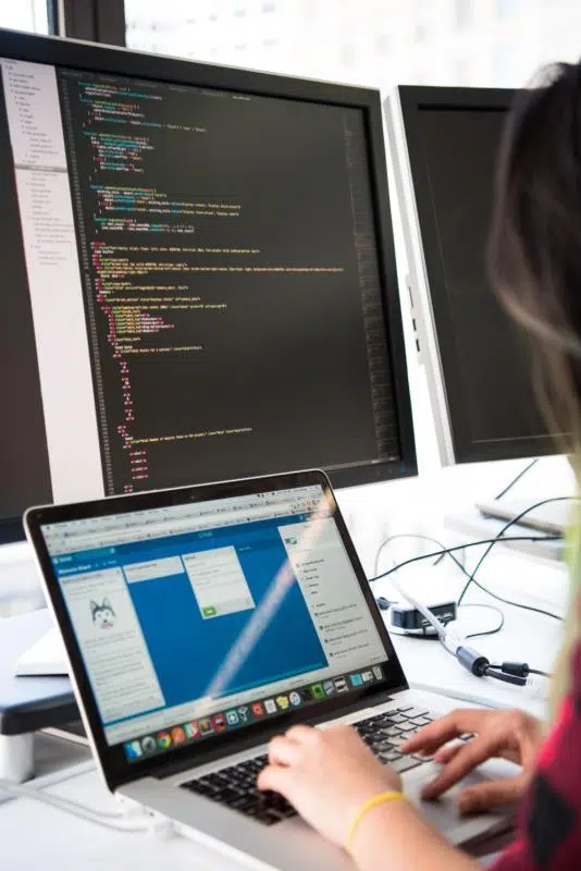 Moms On-the-Clock: 7 Flexible Jobs For Working Moms