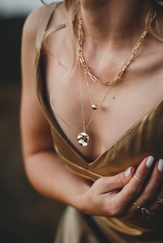 10 Unique Jewelry Gift Ideas For Your Wife