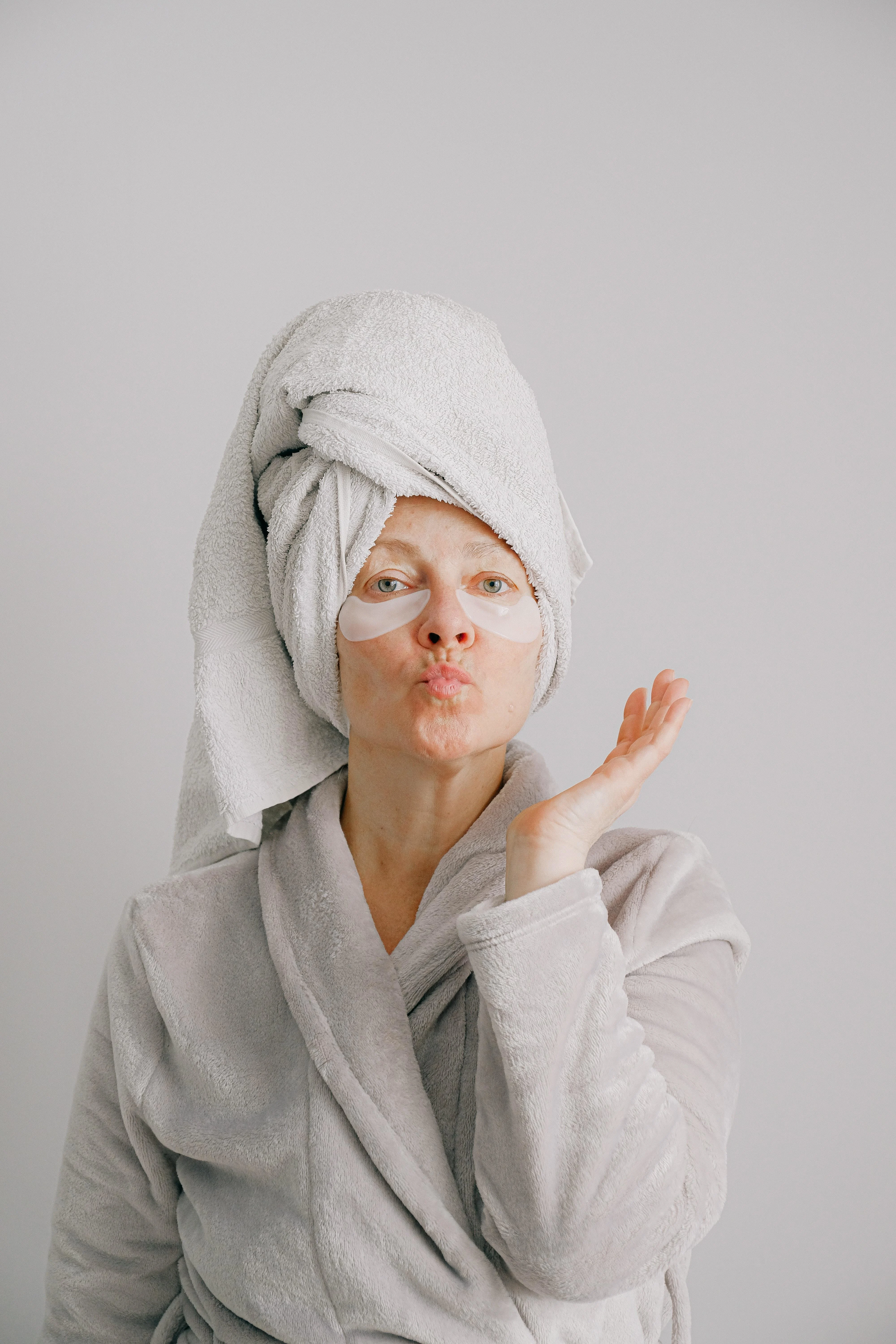 5 Expert Skincare Tips For Women In Their 40s