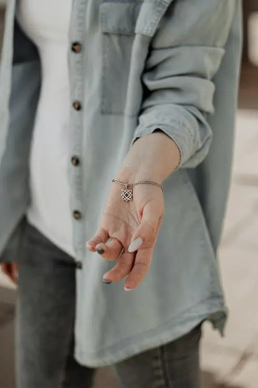 4 Ways To Spot Fake Sterling Silver Jewelry