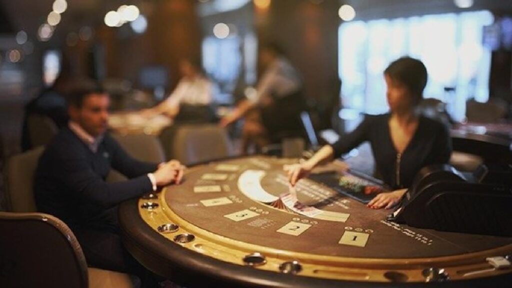 Buying A Poker Table? Here Is A Useful Guide For First Time Shoppers