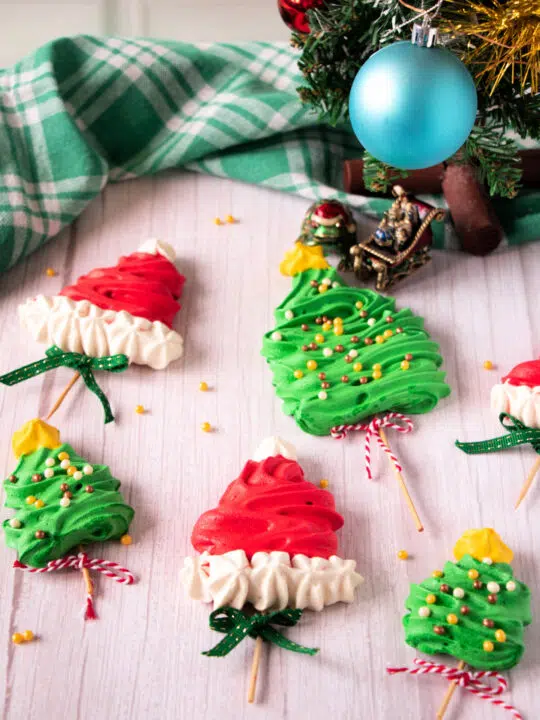 CHRISTMAS MERINGUE POPS RECIPE