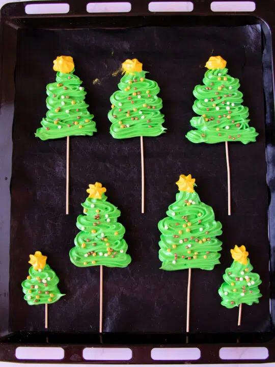 CHRISTMAS MERINGUE POPS RECIPE