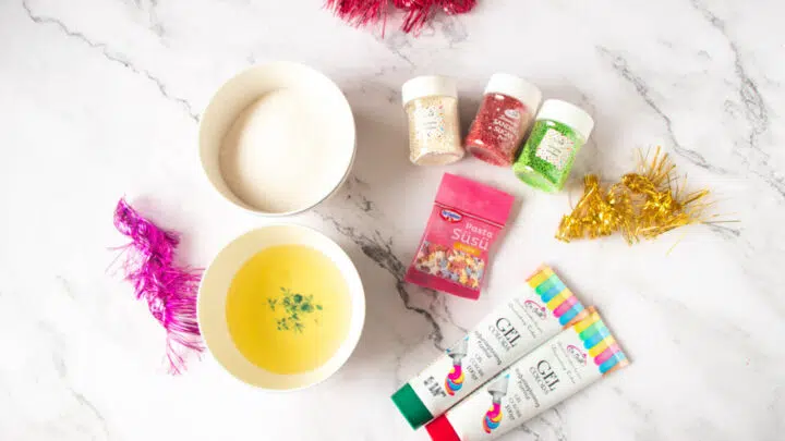 CHRISTMAS MERINGUE POPS RECIPE