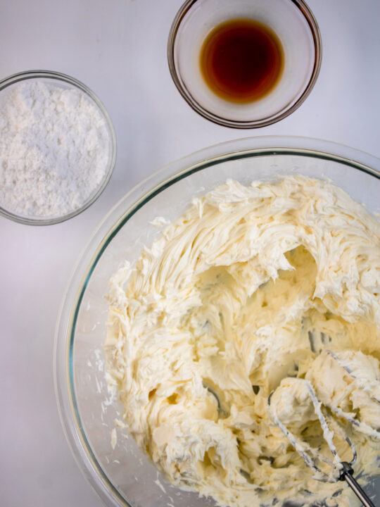 No-Bake Reindeer Cheesecake