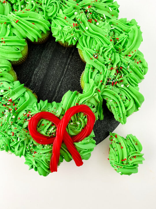 Wreath Pull Apart Cupcakes