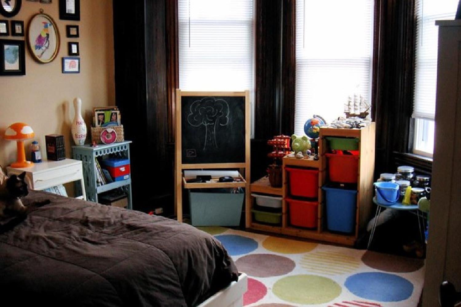 Here's How To Teach Your Kids To Declutter Their Bedroom